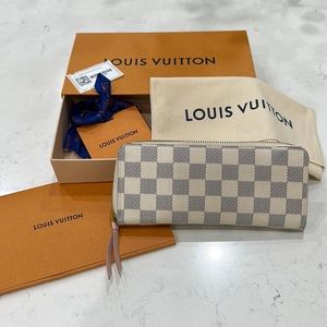 Louis Vuitton zipper wallet